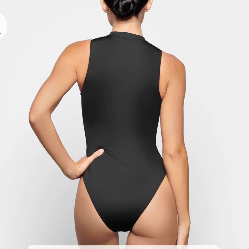 SKIMS SWIM ZIP FRONT SLEEVELESS ONE PIECE ALMOND 4XL NWT - Picture 7 of 11